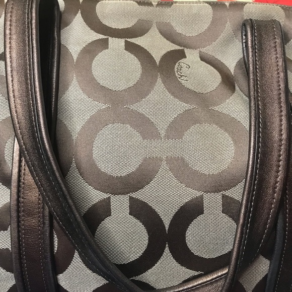 Breathtaking Coach Poppy Signature Bag, EUC! Exterior is spotless! - Picture 9 of 16